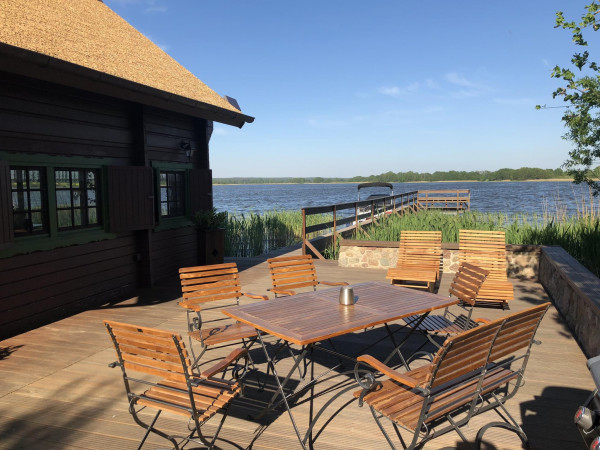 Terasse mit traumhaften Blick auf den See